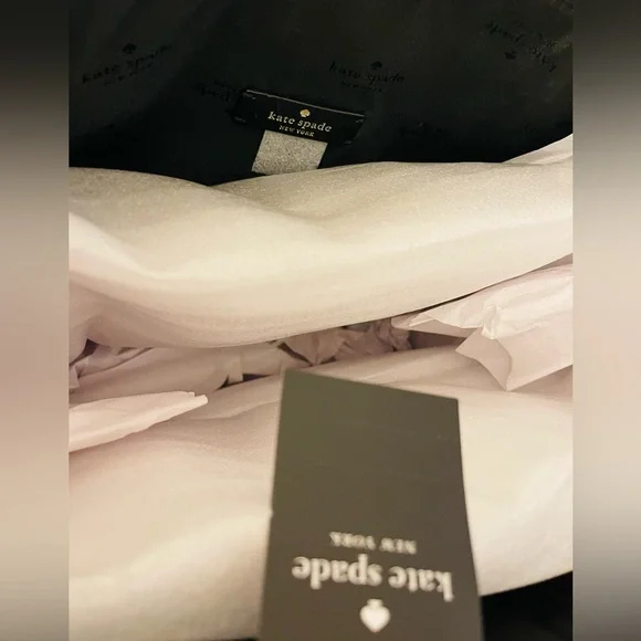 Kate Spade New York Mel Packable Nylon Tote with detachable wristlet - Black - Picture 3 of 7